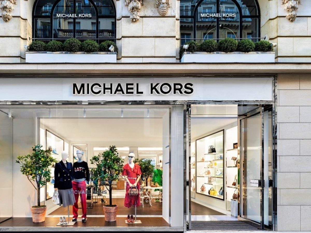 Michael Kors rouvre sa boutique Paris - | FR
